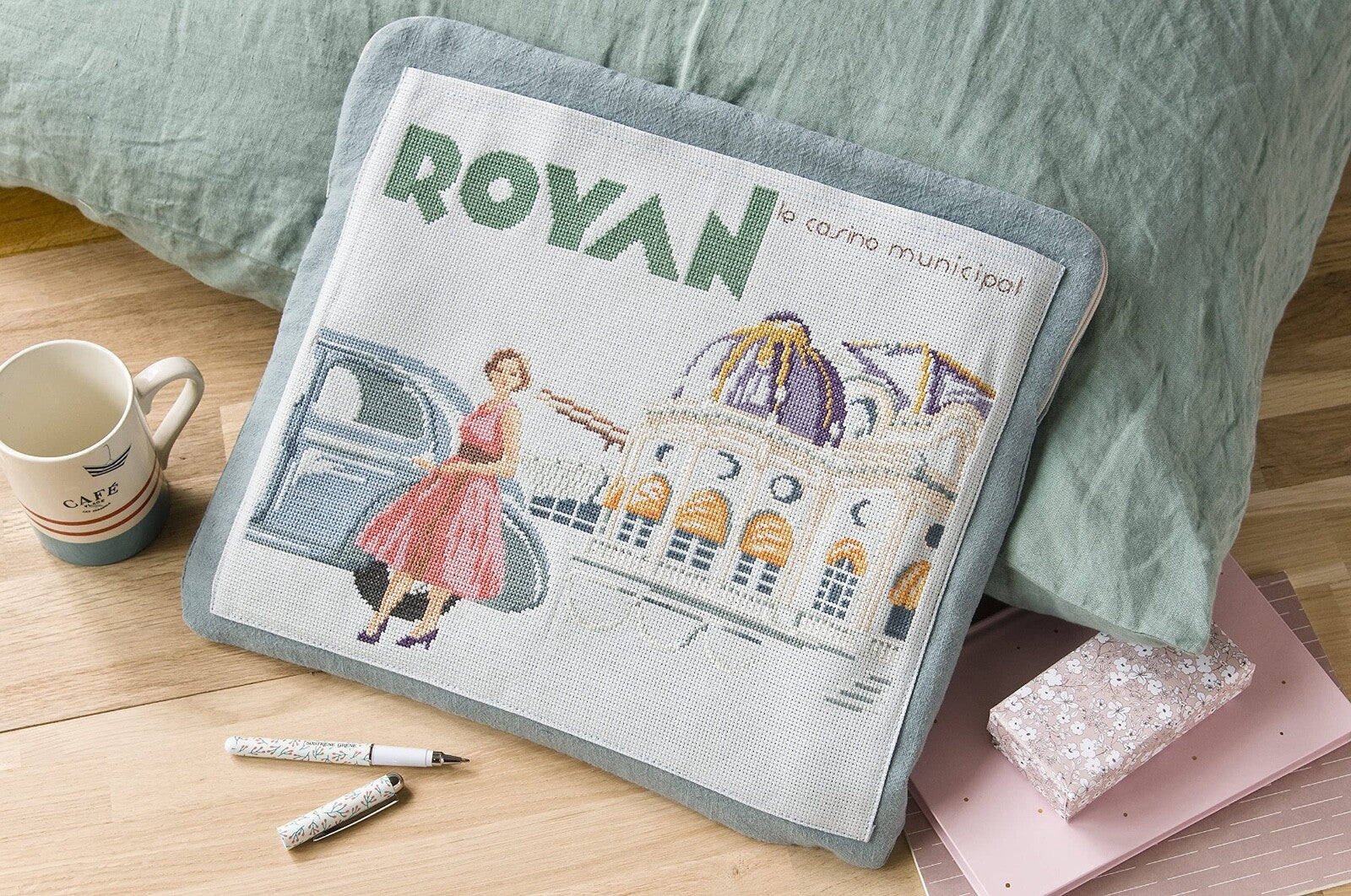 Douce France au point de croix FRENCH VERSION CROSS STITCH MAGAZINE