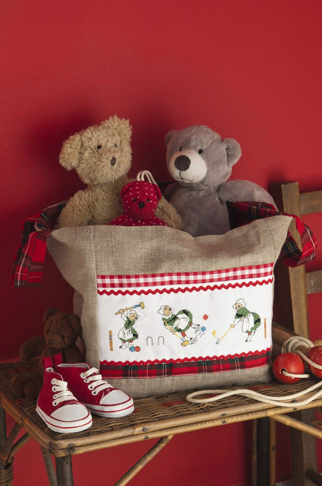 Bécassine au point de croix FRENCH VERSION CROSS STITCH MAGAZINE