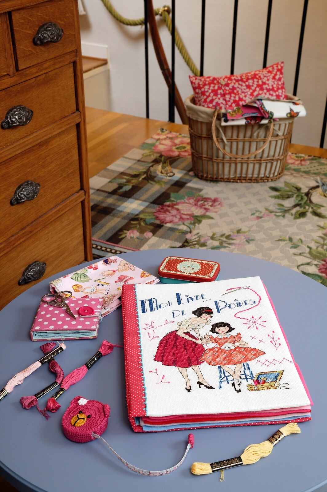 Les plus belles créations d’Hélène Le Berre FRENCH VERSION CROSS STITCH MAGAZINE