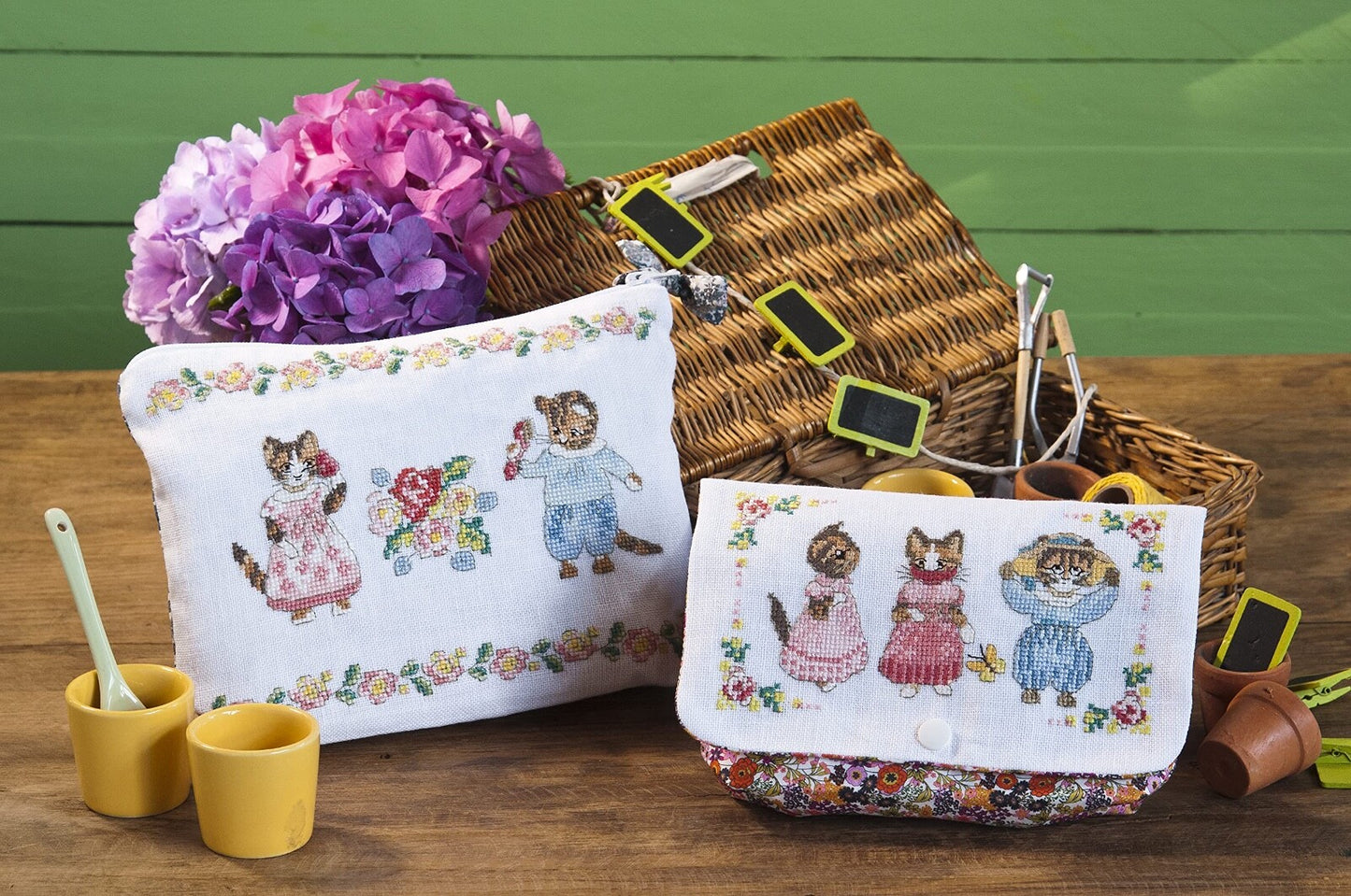 Pierrot-Lapin au point de croix n°4 FRENCH VERSION CROSS STITCH MAGAZINE